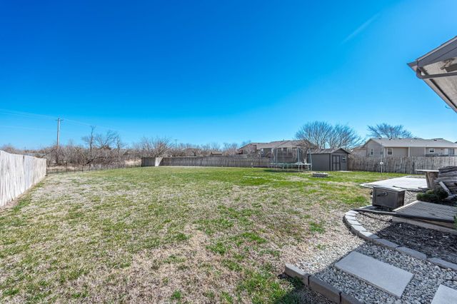 1452 E Sunset Ct, Goddard, KS 67052