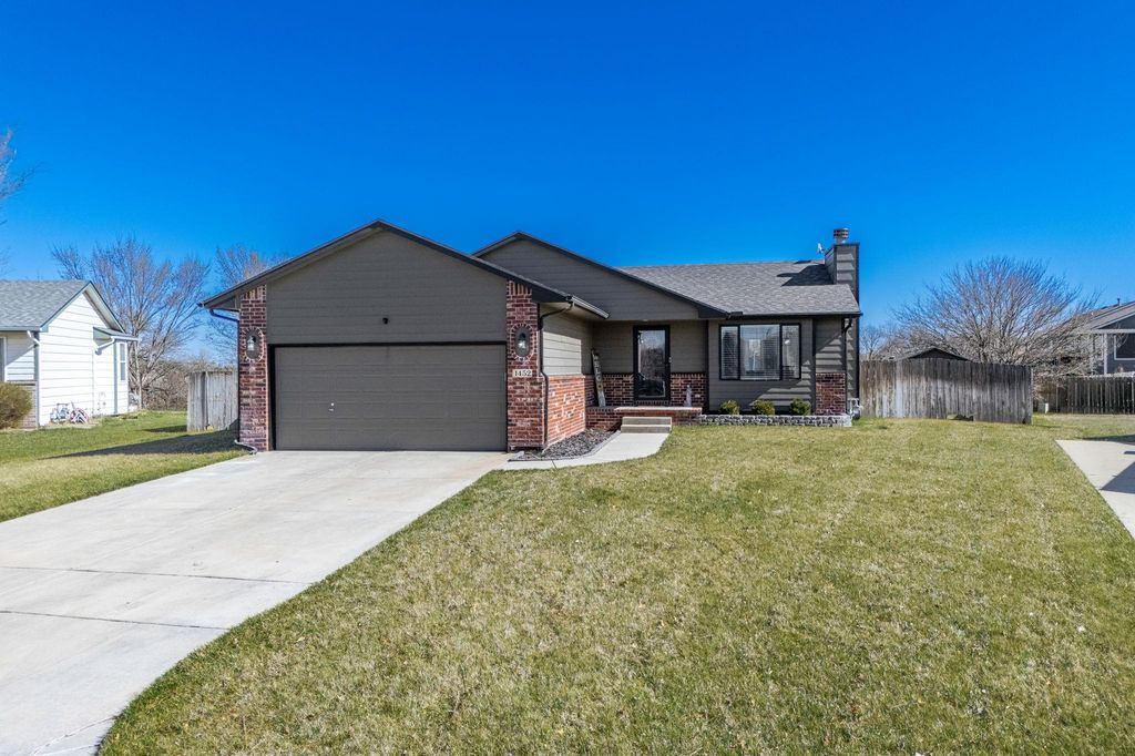 1452 E Sunset Ct, Goddard, KS 67052