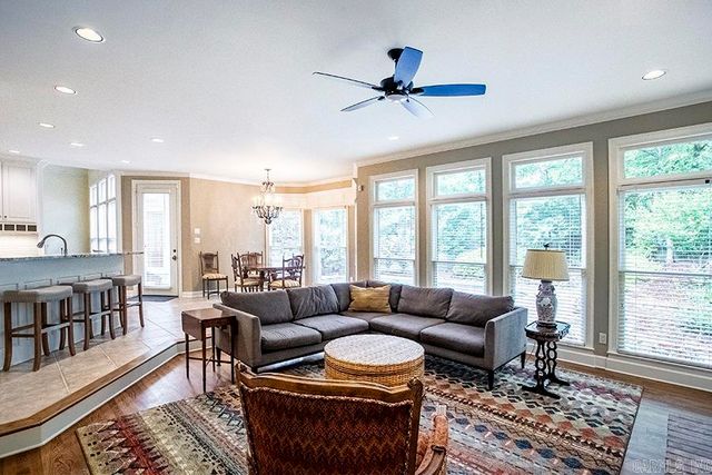 10 Piney Lane, Little Rock, AR 72223