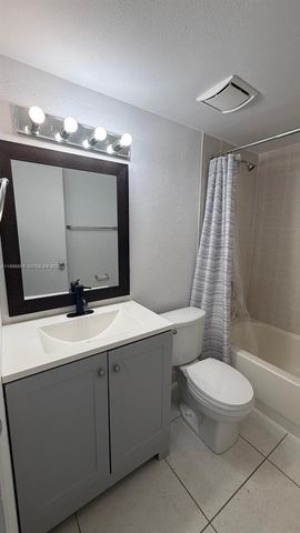 17530 NW 68th Ave C3010, Hialeah, FL 33015