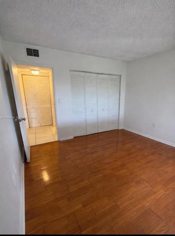 17530 NW 68th Ave C3010, Hialeah, FL 33015