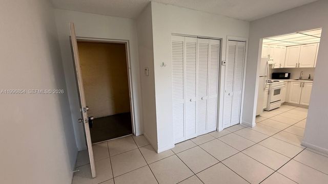 17530 NW 68th Ave C3010, Hialeah, FL 33015