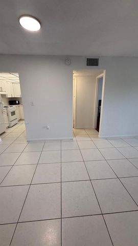 17530 NW 68th Ave C3010, Hialeah, FL 33015