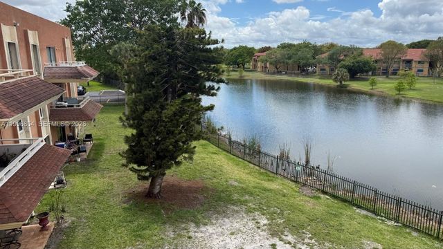 17530 NW 68th Ave C3010, Hialeah, FL 33015