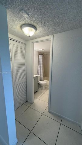 17530 NW 68th Ave C3010, Hialeah, FL 33015