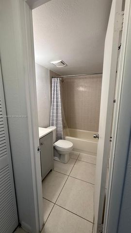 17530 NW 68th Ave C3010, Hialeah, FL 33015