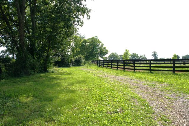 401 Cane Ridge Road, Paris, KY 40361