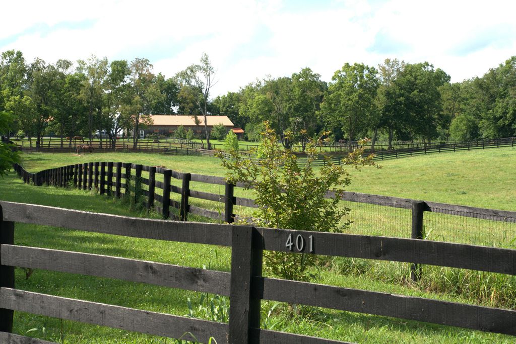 401 Cane Ridge Road, Paris, KY 40361