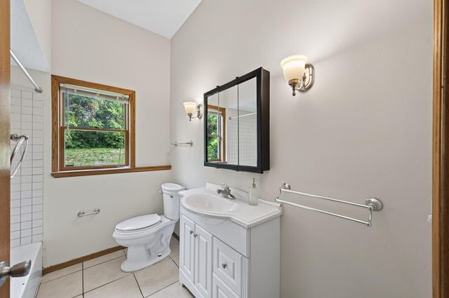 6262 7th Street N, Oakdale, MN 55128