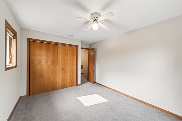 6262 7th Street N, Oakdale, MN 55128