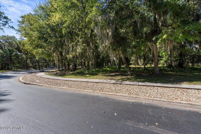 300 De La Gaye Point, Beaufort, SC 29902