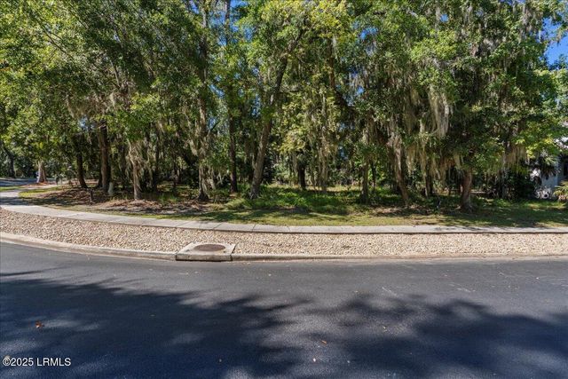 300 De La Gaye Point, Beaufort, SC 29902