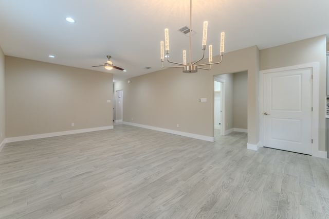 102 BUFFALO SPRINGS Road, Mabank, TX 75156