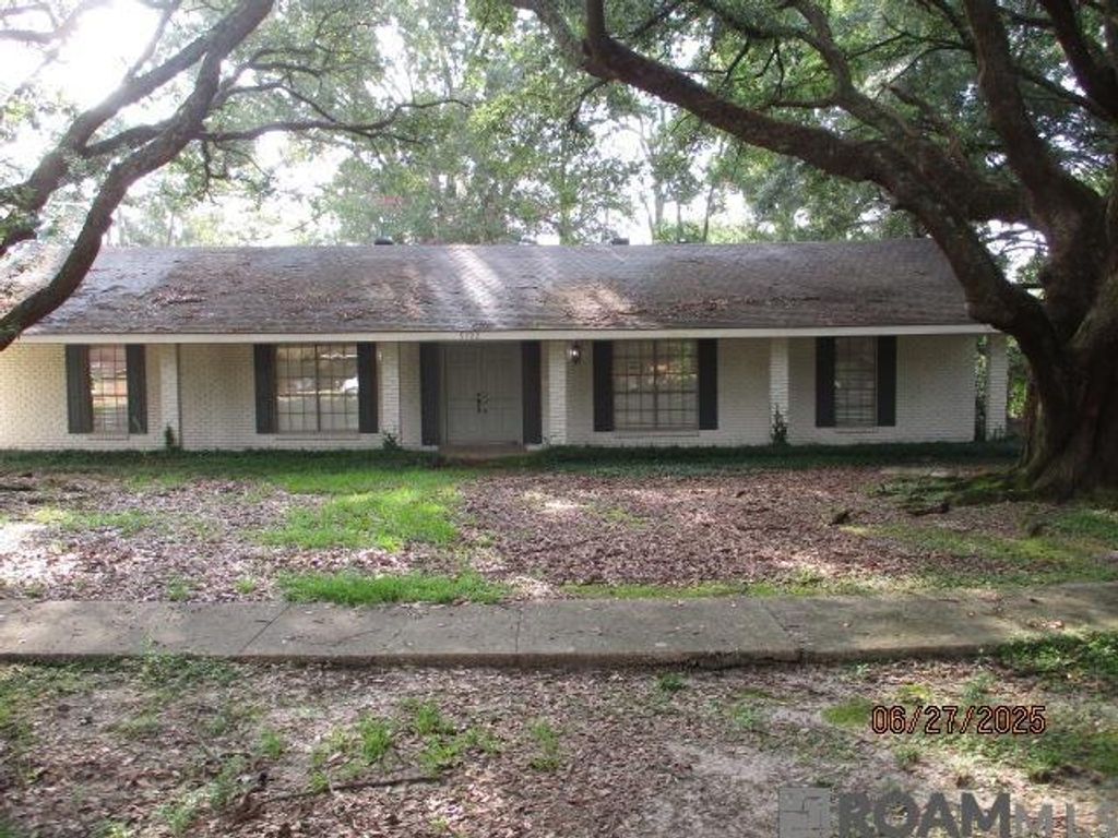 5722 Fennwood Dr, Zachary, LA 70791