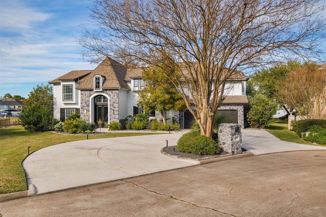 11706 Edgewater Court, Montgomery, TX 77356