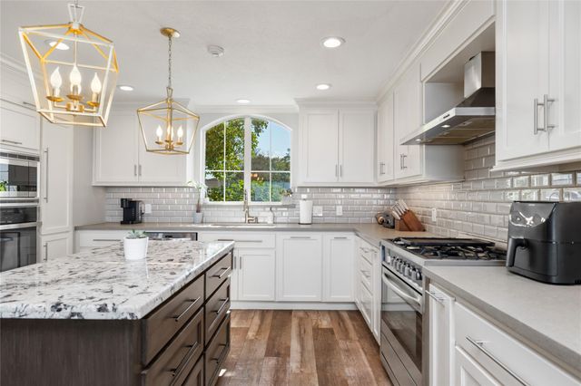 11706 Edgewater Court, Montgomery, TX 77356