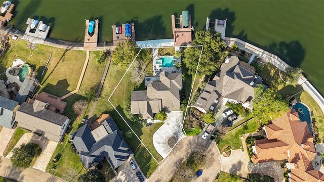 11706 Edgewater Court, Montgomery, TX 77356