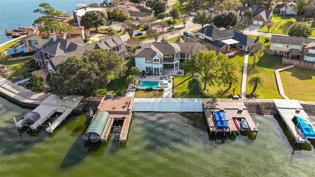 11706 Edgewater Court, Montgomery, TX 77356