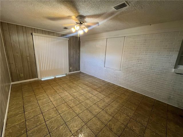 17 Edinborough Avenue, Chickasaw, AL 36611