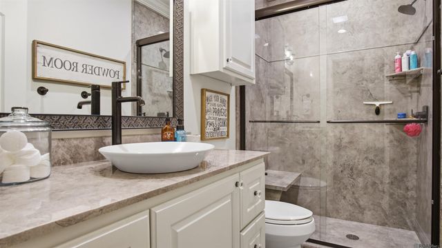 17628 Lake Vista Dr, Greenwell Springs, LA 70739