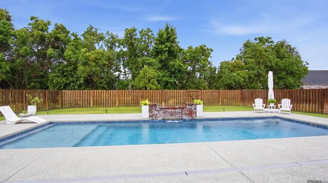 17628 Lake Vista Dr, Greenwell Springs, LA 70739
