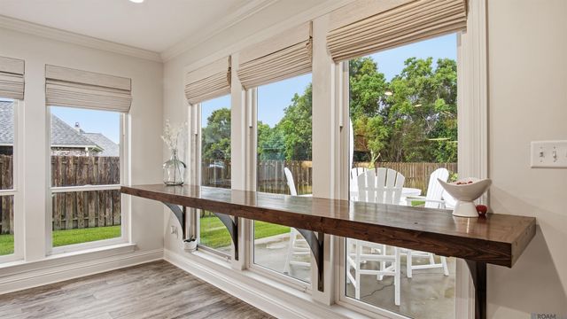 17628 Lake Vista Dr, Greenwell Springs, LA 70739