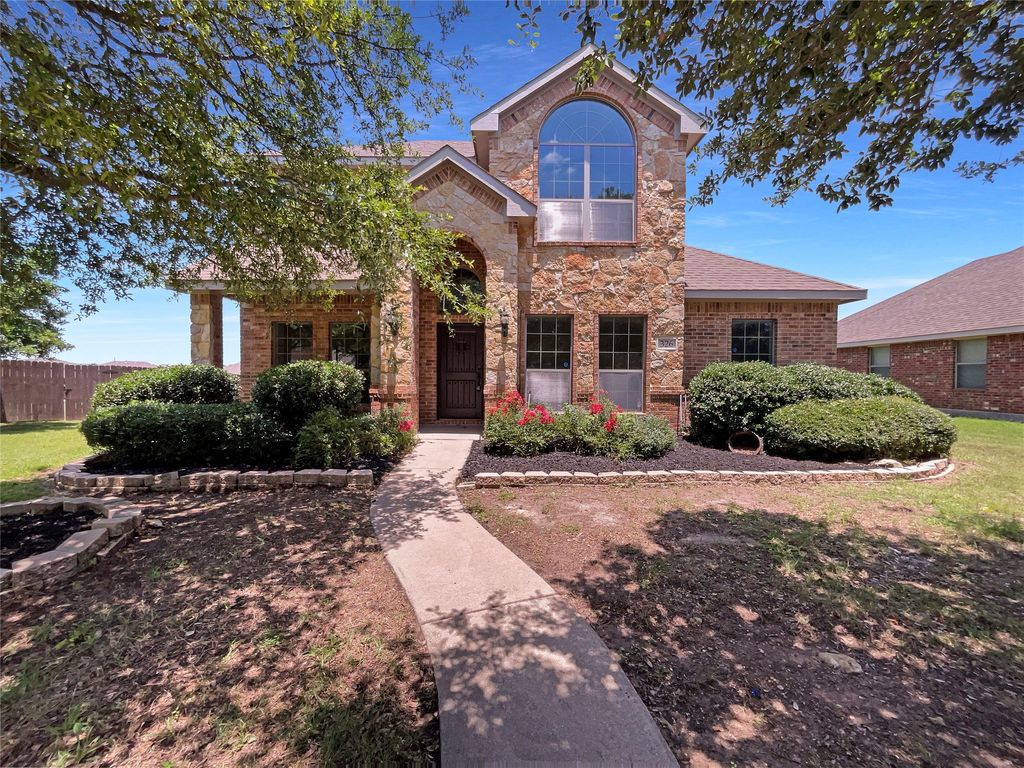 326 Orchard Place, Red Oak, TX 75154