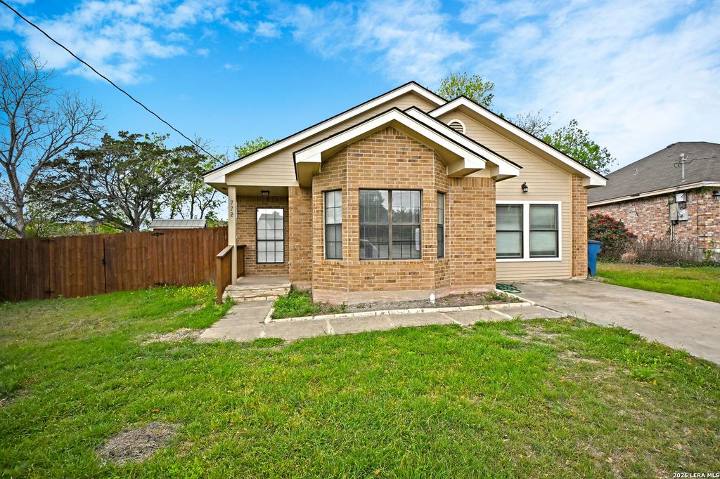 772 VISTA PKWY, New Braunfels, TX 78130