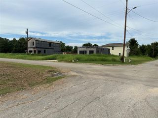 213 4th ST, Rockdale, TX 76567