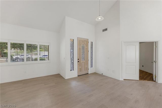 8133 HORIZON LAKE Drive, Las Vegas, NV 89128