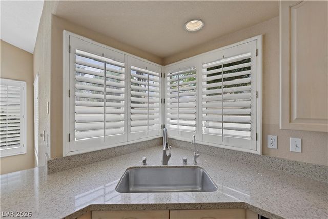 8133 HORIZON LAKE Drive, Las Vegas, NV 89128