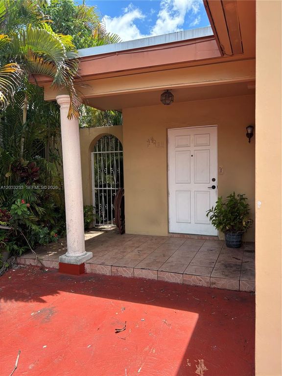 211 NW 60th Avenue, Miami, FL 33126