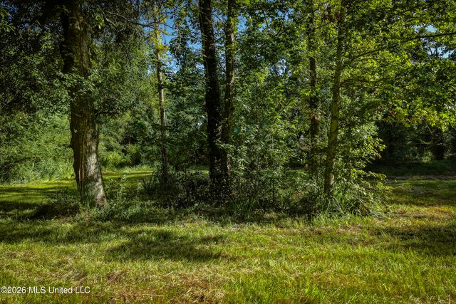 3521 Government Street, Ocean Springs, MS 39564