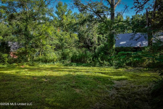 3521 Government Street, Ocean Springs, MS 39564