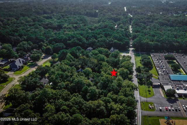 3521 Government Street, Ocean Springs, MS 39564