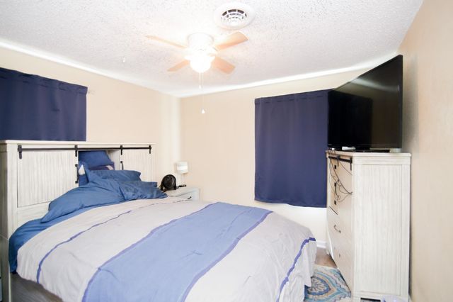 912 Glencrest Ln., Longview, TX 75601