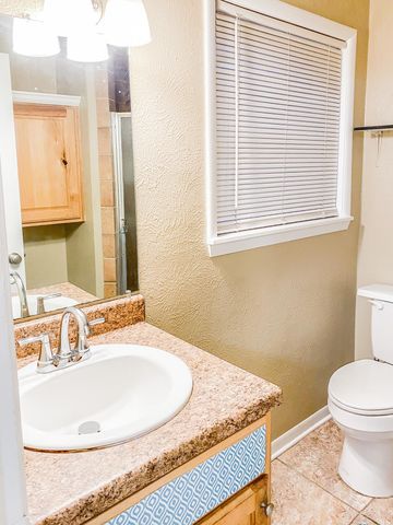 912 Glencrest Ln., Longview, TX 75601