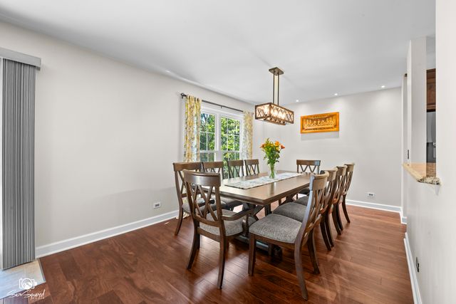 2605 Oxford Court, Darien, IL 60561