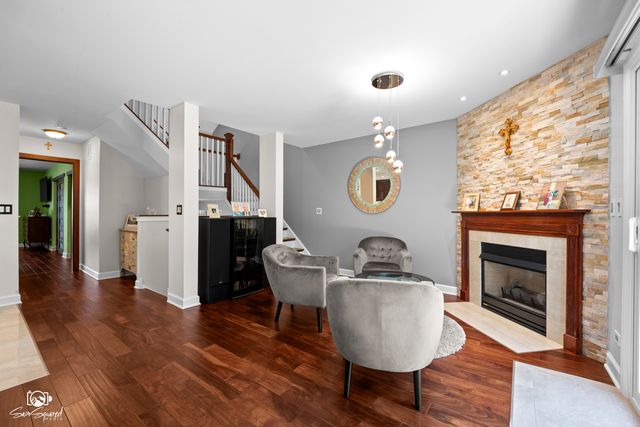 2605 Oxford Court, Darien, IL 60561