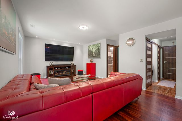 2605 Oxford Court, Darien, IL 60561