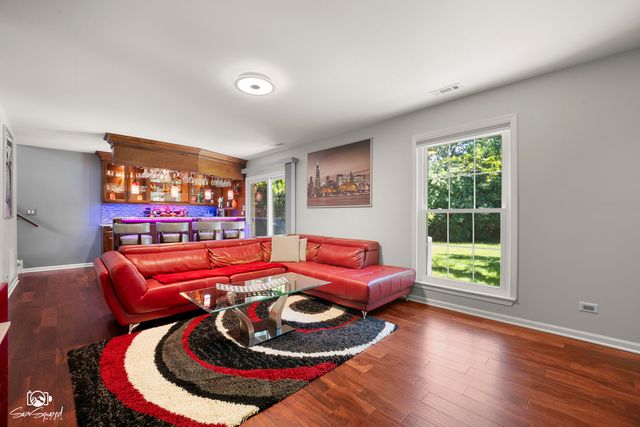 2605 Oxford Court, Darien, IL 60561