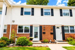 45737 Kensington, Utica, MI 48317