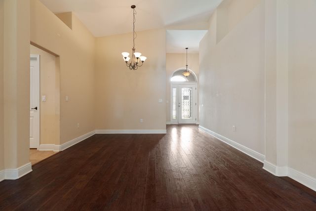 2071 Fountainview Drive, Navarre, FL 32566