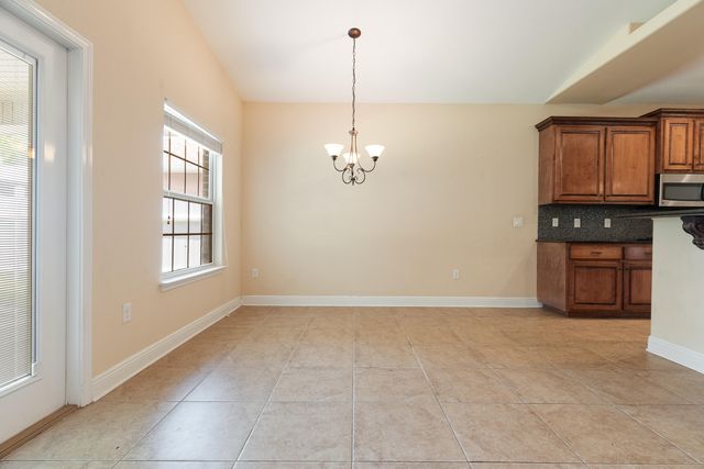 2071 Fountainview Drive, Navarre, FL 32566