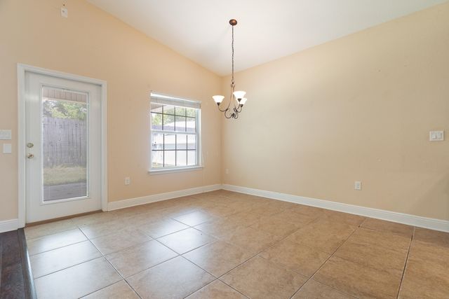 2071 Fountainview Drive, Navarre, FL 32566