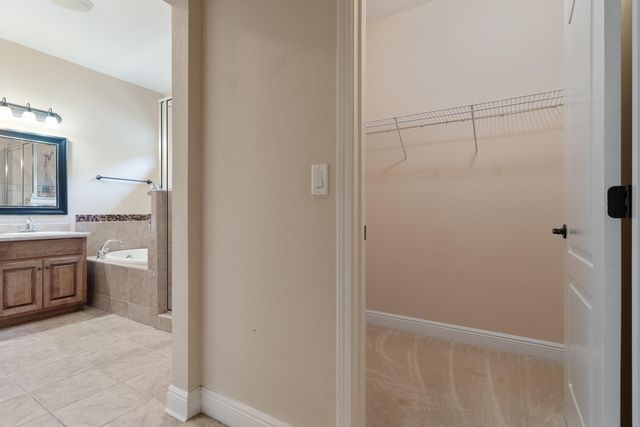 2071 Fountainview Drive, Navarre, FL 32566