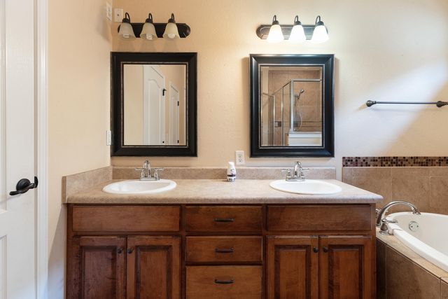 2071 Fountainview Drive, Navarre, FL 32566