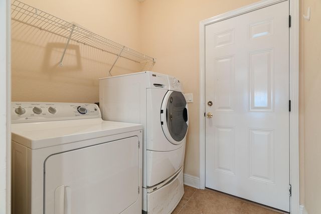 2071 Fountainview Drive, Navarre, FL 32566