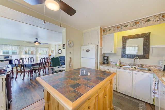 27466 US HIGHWAY 19 N 106, Clearwater, FL 33761