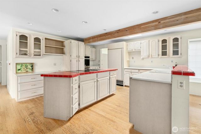 6420 NE 129th Place, Kirkland, WA 98034